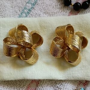 Elegant Gold Ribbon Earrings